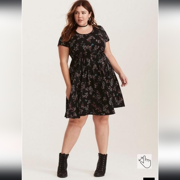 Torrid Plus Size Dress 4x Multi-Color Floral Print Challis Lace Up Short Sleeve - Picture 1 of 13